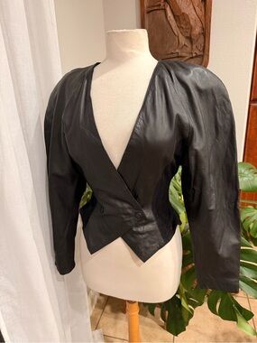 Vintage LEDGER Black Leather Cropped Jacket Blazer Small